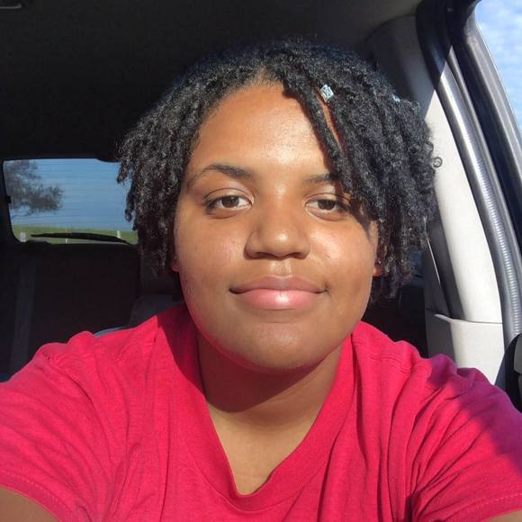Poshmark profile picture for @malls